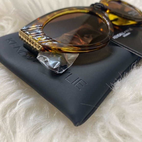 KENDALL + KYLIE Amber Demi Cat Eye Frame Alexandra Designer Sunglasses w/Pouch - Picture 8 of 10
